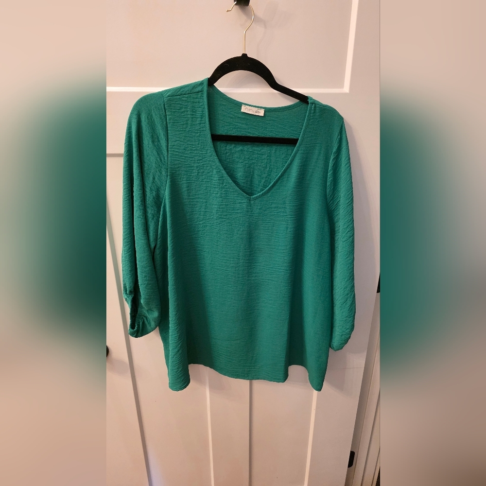 Women's Green V-Neck Top